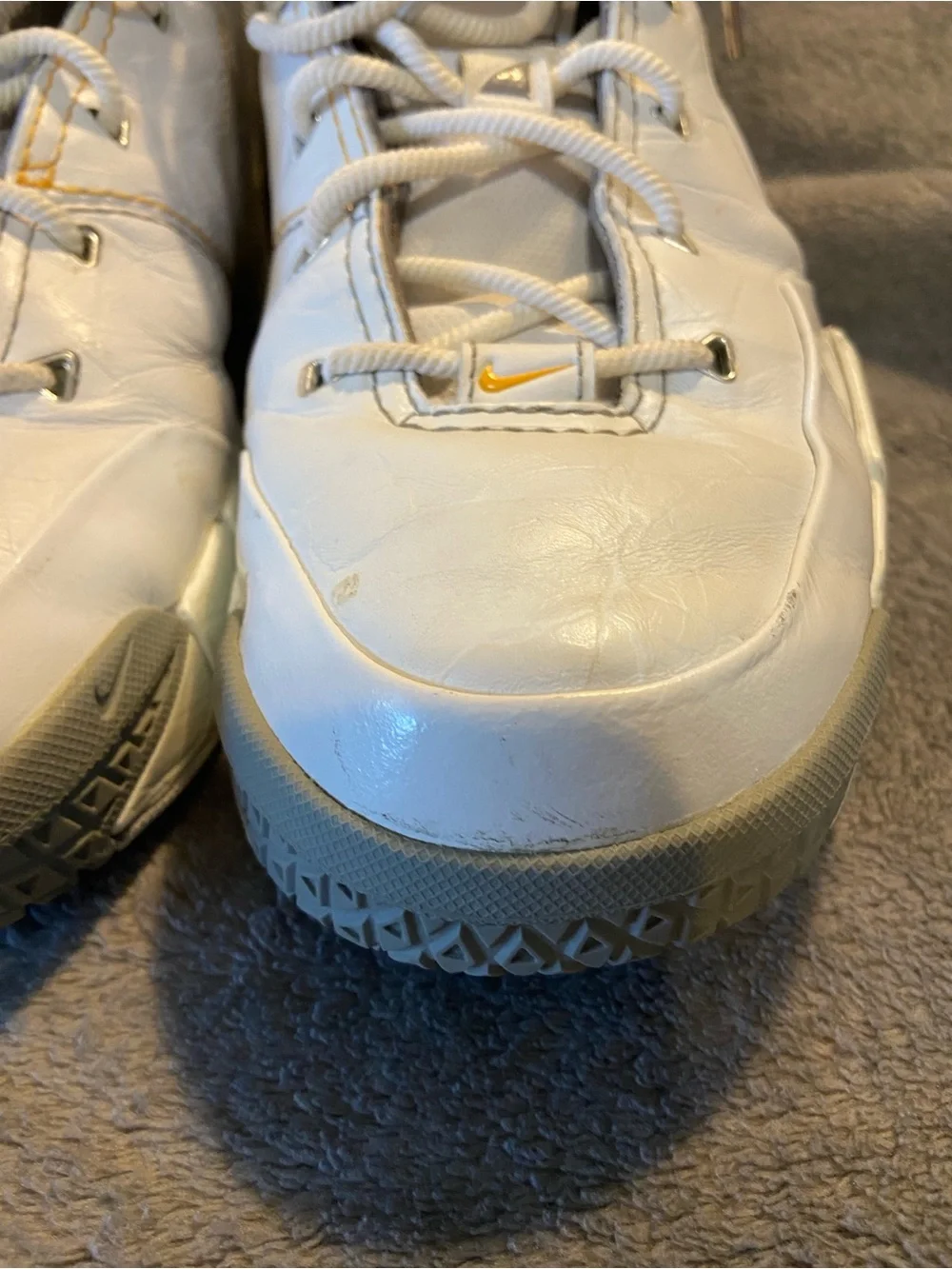 🏀 Nike Kobe 1 white shark